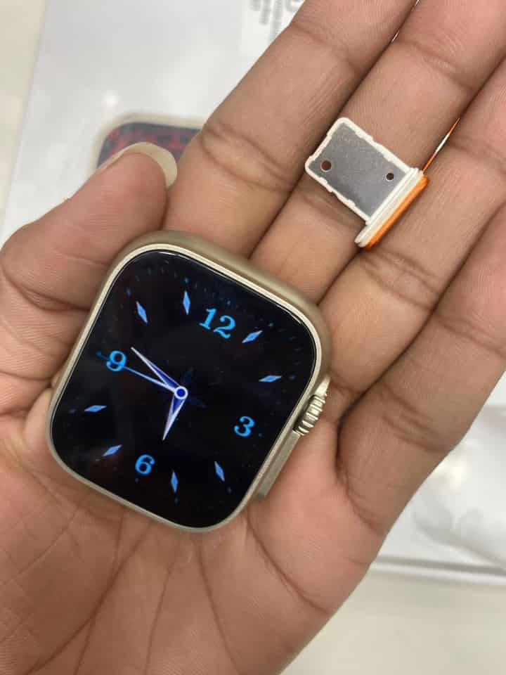 ULTRA 4G WATCH WITH SIM CARD SLOT